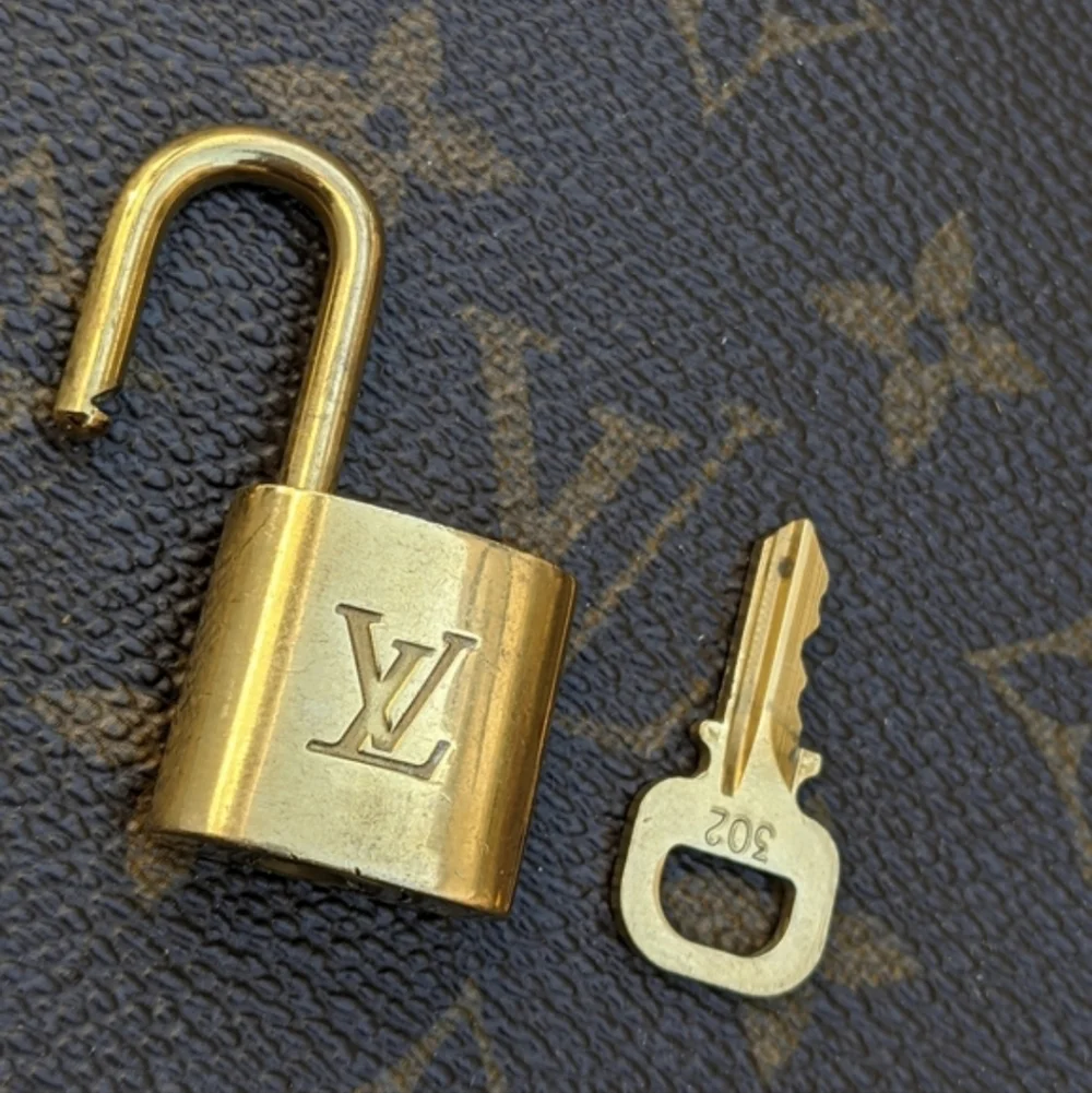 LOUIS VUITTON Authentic Lock Key Set Polished Chain Necklace Bracelet - Picture 2 of 12